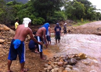Kalsada sa San Fernando, nasira ng baha