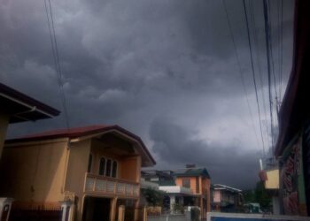 Small tornado seen in Alcantara, Romblon late this afternoon