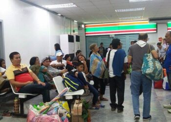 Mga pasahero patungong Romblon, stranded sa Batangas Pier dahil sa padating na bagyong Nona