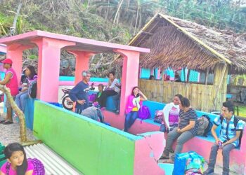 Ilang pasahero sa Sibale Island, stranded dahil sa kakulangang bumabiyahe patungong Pinamalayan