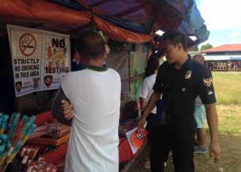 Mga walang lamang fire extinguisher na naka display sa tindahan ng paputok sa Odiongan, nasita ng BFP