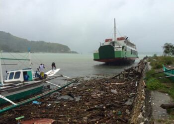 Barko ng Montenegro Lines, sumadsad sa Romblon Port