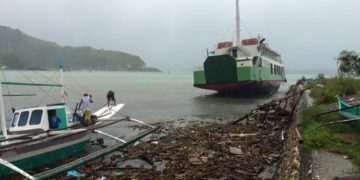 Barko ng Montenegro Lines, sumadsad sa Romblon Port