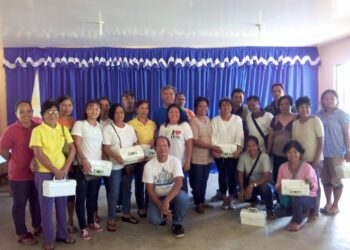 AGRI Partylist awards digital blood pressure apparatus to 8 barangay in Odiongan