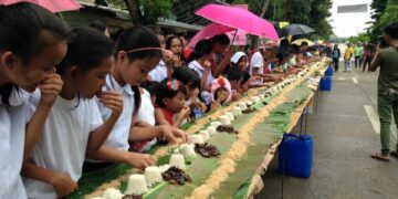 Boodle fight highlights Odiongan’s Barangay Poctoy annual fiesta