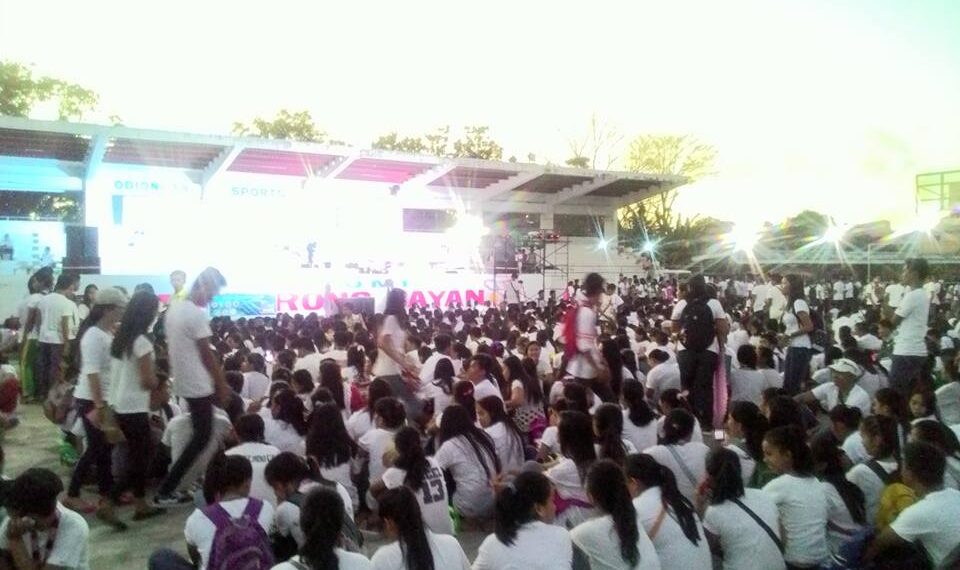 Mga estudyante ng RSU, nagka-isa para ipinalangin ang kapayapaan