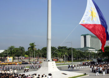 President Benigno S. Aquino III leads the flag-raising ceremony during the 118th Philippine Independence Day celebration on Sunday (June 12, 2016) at the Rizal National Monument in Manila's Rizal Park. (PNA photo by Oliver Marquez)