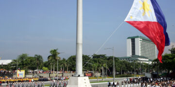 President Benigno S. Aquino III leads the flag-raising ceremony during the 118th Philippine Independence Day celebration on Sunday (June 12, 2016) at the Rizal National Monument in Manila's Rizal Park. (PNA photo by Oliver Marquez)
