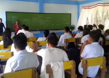 The opening of classes for SY 2016-2017 in Lumbang East National High School. (Photo Courtesy: DepEd-Romblon)