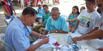 Gov Lolong pinangunahan ang 2-days Medical at Dental Mission sa Romblon, Romblon. Photo from Facebook/Lolong Firmalo