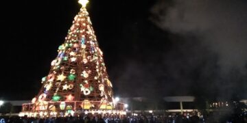 Giant Christmas Tree sa Alcantara; pinailawan na