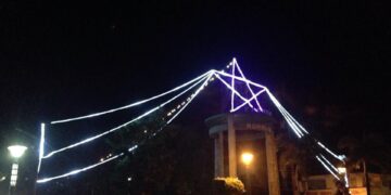Malaking parol sa sentro ng Romblon, Romblon; atraksyon