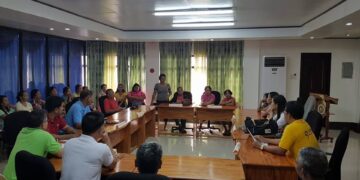 Mayor Fabic, pinulong ang mga fish vendors sa Odiongan para alamin kung bakit mahal ang isda