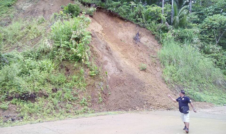 Landslide over Saingsing Road in Calatrava due to continues rains