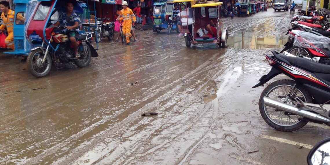 Sentro ng bayan ng Romblon, binaha kagabi