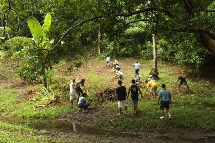 FILE. Tree Planting Activity ng mga Drug Surrenderers sa Alcantara noong September 2016