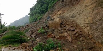 National Highway in Cambijang, Cajidiocan not passable due to landslide