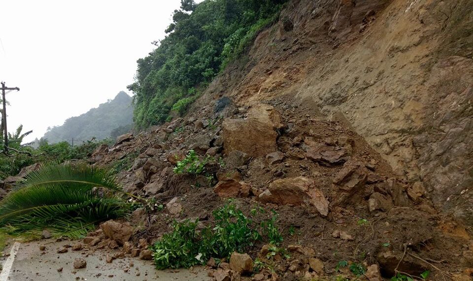 National Highway in Cambijang, Cajidiocan not passable due to landslide