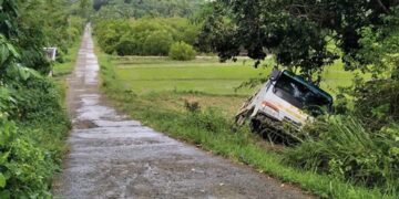 Truck, nahulog sa gilid ng kalsada sa Ferrol