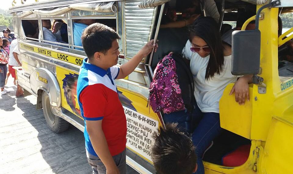 LTO-Romblon, nag-inspeksyon sa mga jeep na nasa pantalan sa Tablas Island