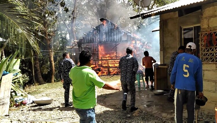 Rest House sa Odiongan, nasunog; katabing bahay muntik madamay