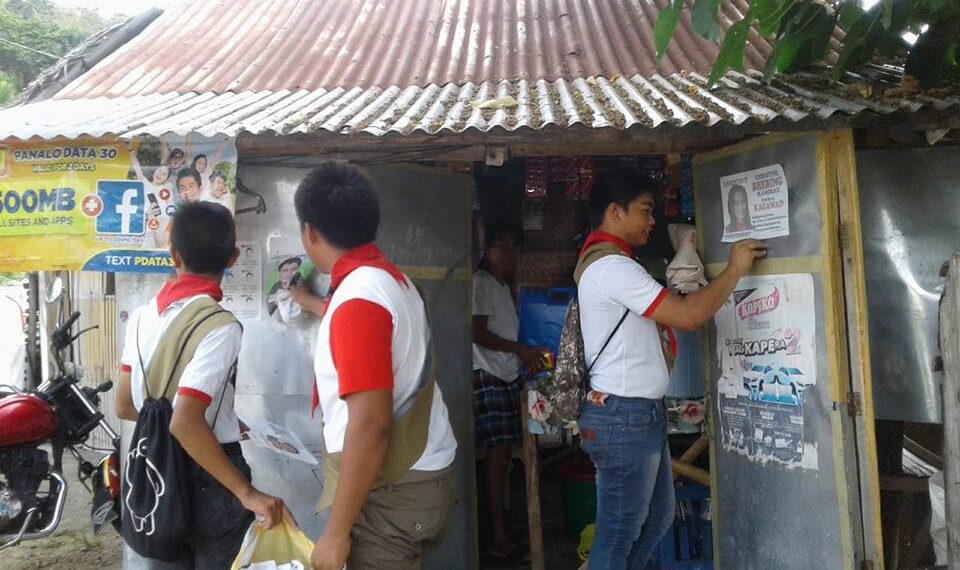 Mga Senior Scouts sa Sta. Maria, nag-ikot para magtanggal ng mga campaign posters