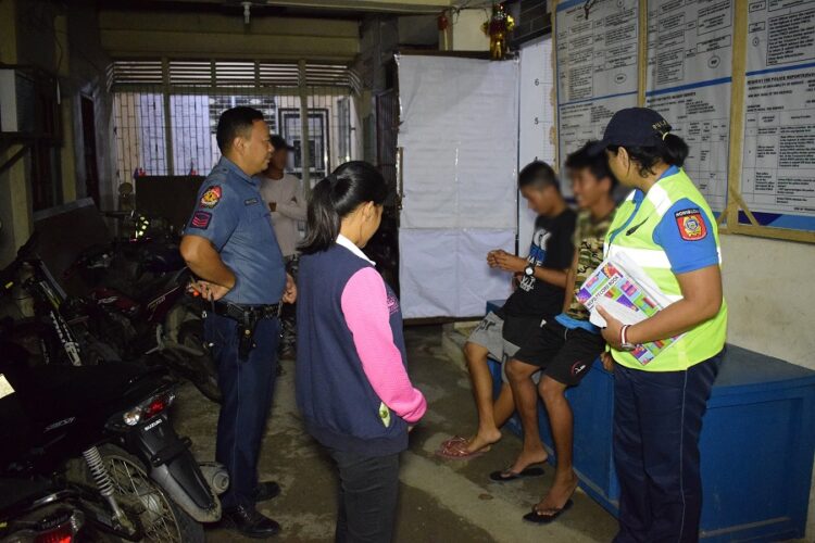 Arresting loiterers is the job of barangay personnel: DILG exec