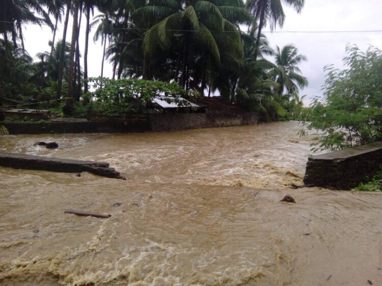 Umapaw na creek, nagpabaha sa Bonga, Santa Maria