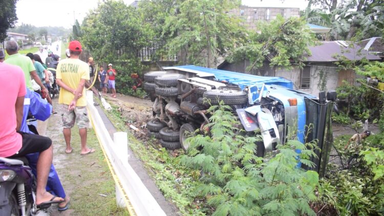 Rider, patay matapos masalpok ng truck na nawalan ng kontrol