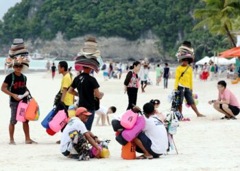 BORACAY. PNA PHOTO BY JOEY RAZON