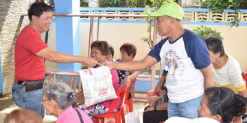 Ilang Senior Citizen sa Brgy. Liwayway sa Odiongan, nakatanggap ng relief