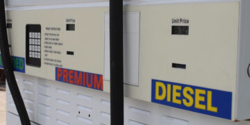 Oil prices fall for 4th week in a row