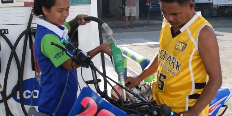 Magastos na pagbiyahe ng langis, dahilan kung bakit mataas ang presyo sa Odiongan