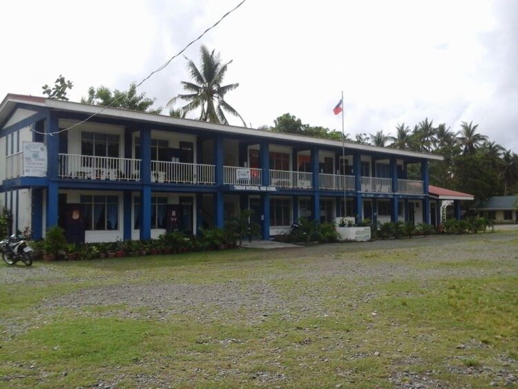 Tugdan NHS nilooban, dalawang laptop tinangay ng kawatan