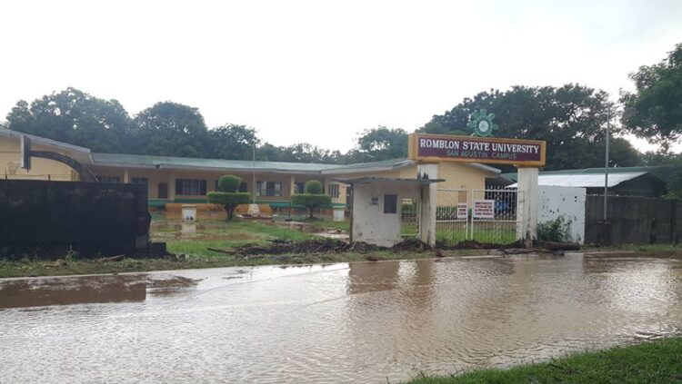 LOOK: Pader ng RSU San Agustin, tinumba ng rumaragasang baha