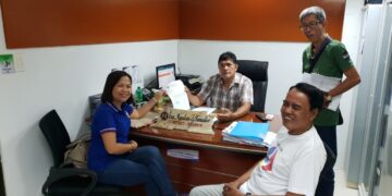 Sina Atty. Maria Aurea Bunao, Provincial Election Supervisor sa Romblon; Odiongan Election Officer Rey Fabella, kasama ang mga kawani ng DPWH sa pangunguna ni District Engineer Napoleon Famadico.