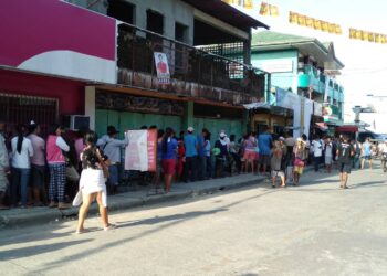 Mga pasaherong pabalik ng Manila pagkatapos ng Semana Santa, dagsa sa pantalan