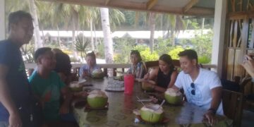 LOOK: Miss Universe PH 2017 Rachel Peters, Marc Nelson spotted in Aglicay Beach