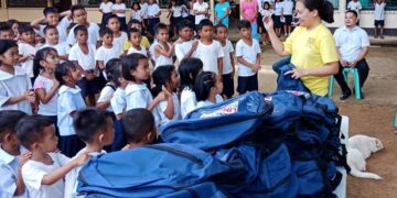 ABS CBN, namahagi ng gamit pang-eskwela sa Romblon at Tablas island