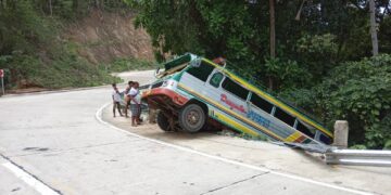 Jeep, muntik mahulog sa Salingsing Road