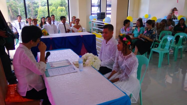 10 pares, sabay-sabay ikinasal sa Santa Maria