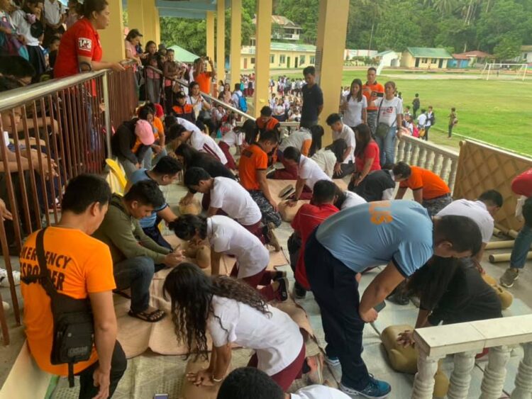 Mga estudyante sa Romblon Nat’l HS, sumailalim sa CPR Training