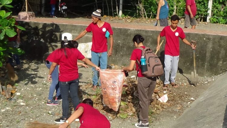 CSC-Romblon spearheads province-wide coastal clean-up drive