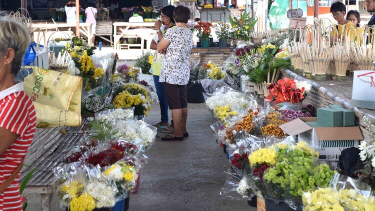 Bentahan ng bulaklak, matumal parin dalawang araw bago ang Undas