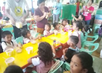 Local fraternity feeds 34 daycare pupils in Odiongan