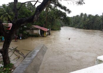 Bahay sa Odiongan nangangambang kainin ng ilog