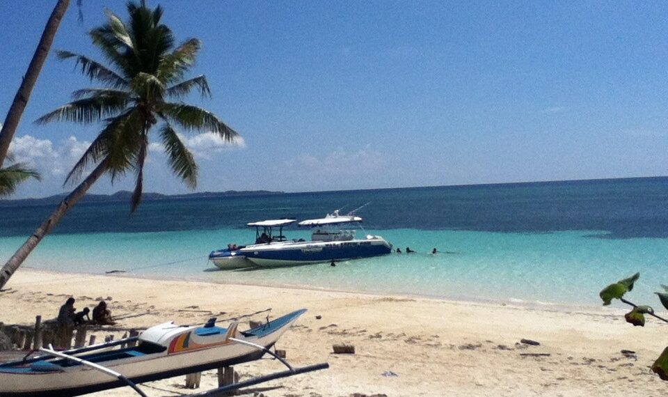 Carabao Island, may 24 Oras ng kuryente
