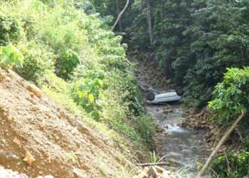 Kotse, nahulog sa bangin sa Odiongan
