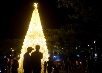 Odiongan holds annual Christmas tree lighting ceremony