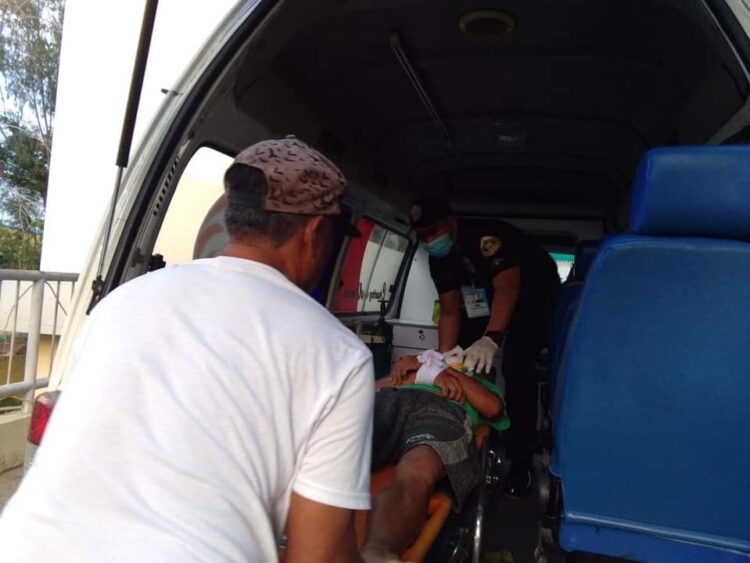 2 rushed to hospital after motorcycle crashes into another motorcycle in Odiongan